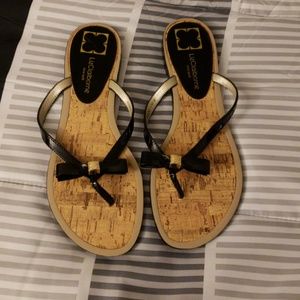 Liz Claiborne bow flip flops